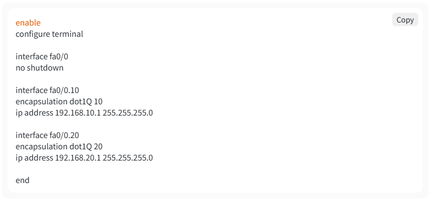 Ciscoルータの設定コマンド画面で、Fa0/0.10とFa0/0.20のサブインターフェースに dot1Q とIPアドレスを設定している画像。
